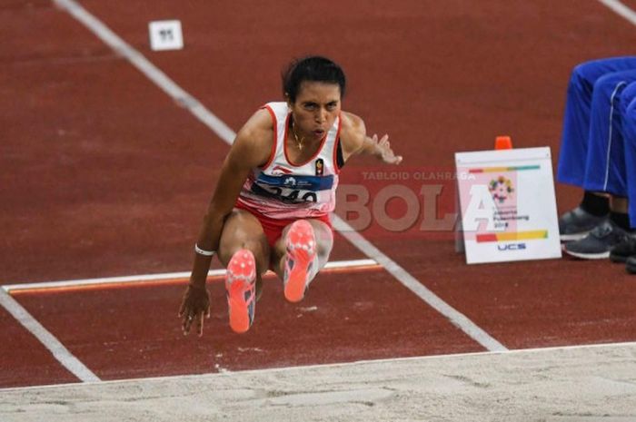 Maria Londa saat beraksi dalam nomor lompat jauh putri Asian Games 2018 di SUGBK, Senin (27/8/2018)