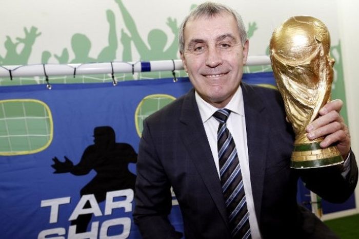 Kiper legendaris timnas Inggris, Peter Shilton.