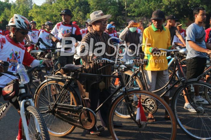 Para peserta Pit-pitan Haornas 2018 bersiap di garis start yang ada di Plaza Manahan, Solo, Jawa Tengah, Minggu (9/9/2018). 