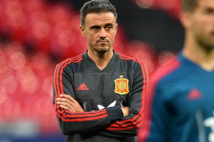 Luis Enrique saat memimpin sesi latihan timnas Spanyol di Wembley Stadium London, 8 September 2018.