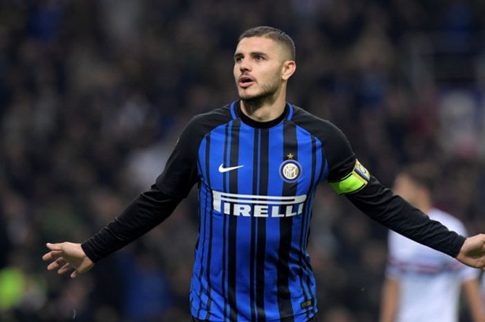 Kapten Inter Milan, Mauro Icardi, merayakan gol yang dia cetak ke gawang Sampdoria dalam laga Liga Italia di Stadion Giuseppe Meazza, Milan, paa 24 Oktober 2017.