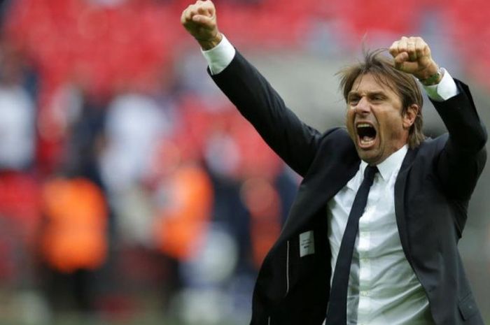 Reaksi pelatih Chelsea, Antonio Conte, dalam partai Liga Inggris melawan Tottenham Hotspur di Wembley Stadium, 20 Agustus 2017.