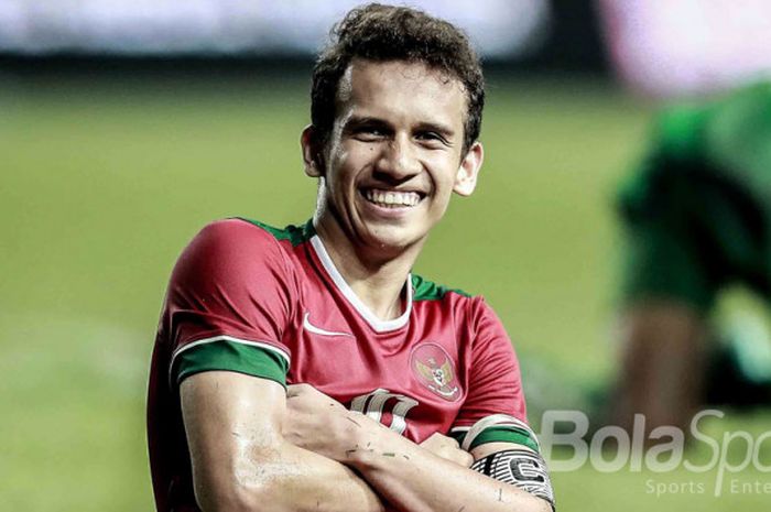       Ekspresi pemain Timnas U-19, Egy Maulana Vikri, dalam pertandingan persahabatan melawan Kamboja.      