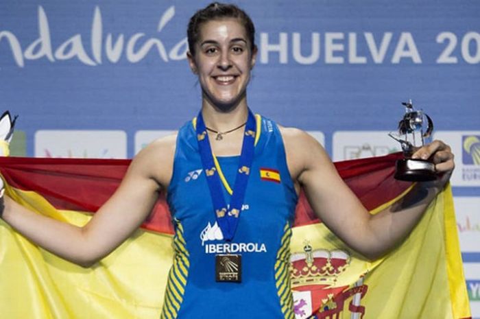  Ekspresi tunggal putri Spanyol, Carolina Marin, usai berhasil menjuarai Kejuaraan Bulu Tangkis Eropa 2018. 