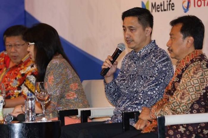 Kasubid Humas dan Media PP PBSI, Ricky Soebagja (dua dari kanan), menjawa pertanyaan wartawan pada konferensi pers BCA Indonesia Open di Hotel Indonesia, Jakarta, Senin (22/5/2017).