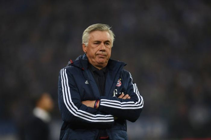 Reaksi pelatih FC Bayern Muenchen, Carlo Ancelotti, pada laga Liga Jerman kontra Schalke 04 di Gelsenkirchen, Jerman, pada 19 September 2017.