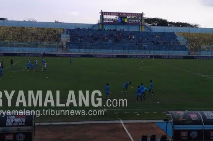 Suasana Tribun Stadion Kanjuruhan, Malang