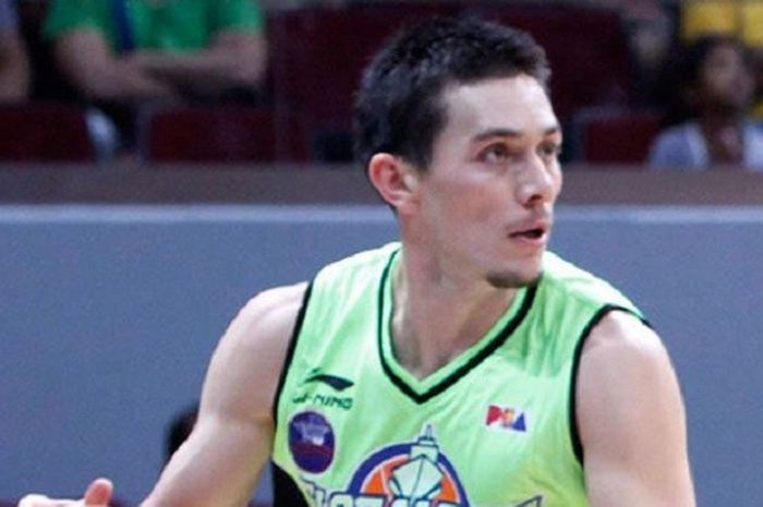 Mantan pebasket Liga Profesional Filipina (PBA), Charles Keith Jensen, resmi memperkuat CLS Knights Indonesia.