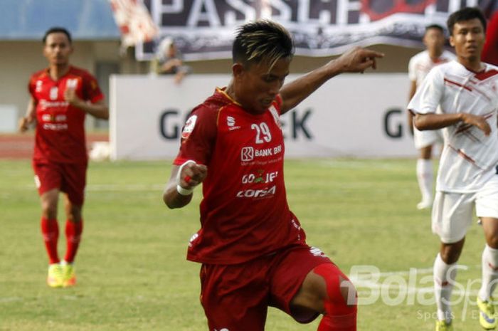 Ekspresi Rudiyana (Persis) dalam pertandingan Liga 2 musim 2017.