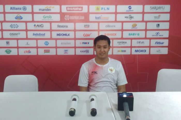 Fredy Setiawan berkomentar usai sumbangkan angka pertama bagi kontingen bulutangkis beregu putra, pada Presscon Senayan, Kompleks GBK, Senayan, Jakarta Pusat, Minggu(7/10/2018).