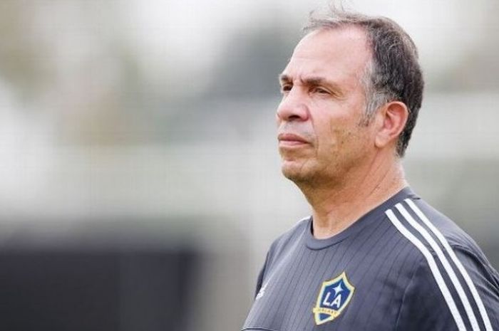 Pelatih Bruce Arena saat mendampingi LA Galaxy. Dia kembali ditunjuk sebagai suksesor Juergen Klinsmann menangani timnas AS per Selasa (22/11/2016) pagi waktu New York. 