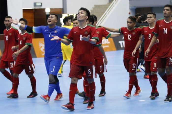 Ekspresi pemain timnas futsal indonesia usai mengalahkan Thailan 4-2 pada laga pembuka di SEA Games, Minggu (20/8/2017)