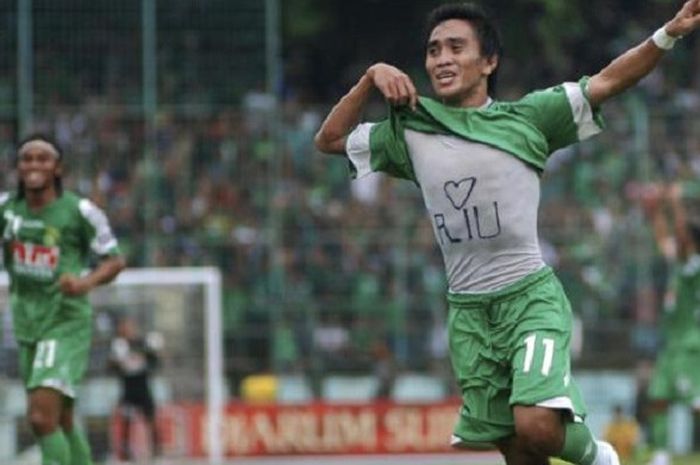  Muhammad taufiq saat membela Persebaya Surabaya. 