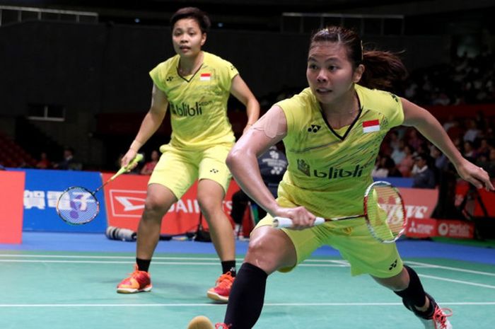 Pasangan ganda putri Indonesia, Greysia Polii/Apriani Rahayu, saat menjalani laga melawan pasangan Thailand, Chayanit Chaladchalam/Phataimas Muenwong, pada babak kesatu turnamen Jepang Terbuka di Tokyo Metropolitan Gymnasium, Rabu (20/9/2017). Greysia/Apriani menang 21-14, 17-21, 21-13.