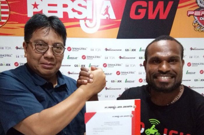 Persija secara resmi mengungumkan rekrutan anyarnya, Septinus 'Hanoman' Alua yang sebelumnya bermain untuk Perseru Serui pada Senin (27/11/2017).