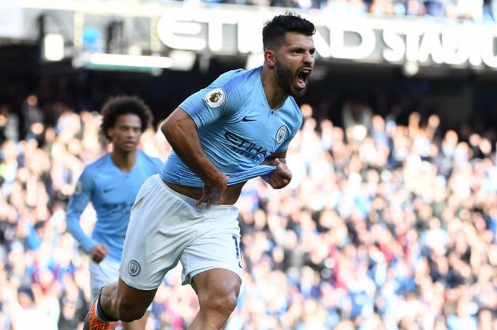 Striker Manchester City, Sergio Aguero, merayakan gol ke gawang Brighton dalam laga Liga Inggris, 29 September 2018 di Stadion Etihad, Manchester.