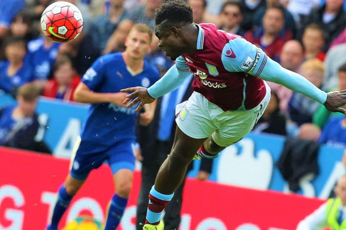 Bek Aston Villa, Micah Richard, kala bertanding di Liga Inggris musim 2015-2016 melawan Leicester City, 13 September 2015.