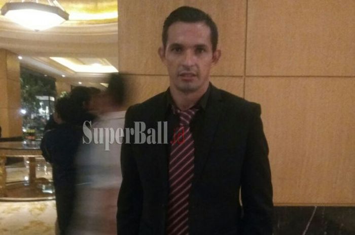 Pemain asing Perseru Serui asal Paraguay, Silvio Escobar, saat menghadiri acara Awarding Night Liga 1 2017 di Hotel Mulia, Jakarta, jumat (22/12/2017).