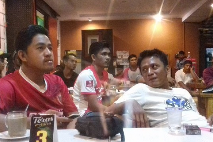 suporter PSM Makassar nobar laga Juku Eja melawan Barito Putera, Minggu (29/10/2017)