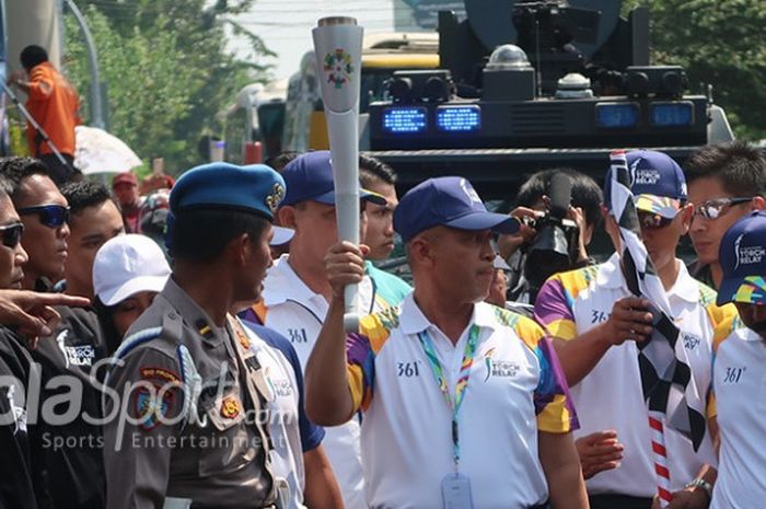 Kapolda Jawa Tengah, Irjen Pol Condro Kirono, tengah bersiap melakukan pawai obor Asian Games 2018 di Kota Solo.