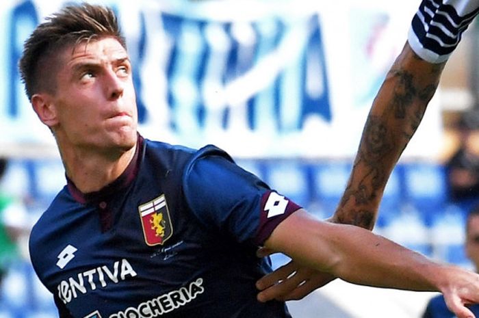 Ekspresi striker Genoa, Krzystof Piatek, dalam pertandingan Liga Italia 2018-2019 menghadapi Lazio di Stadion Olimpico, Roma, Italia, pada Minggu (23/9/2018).