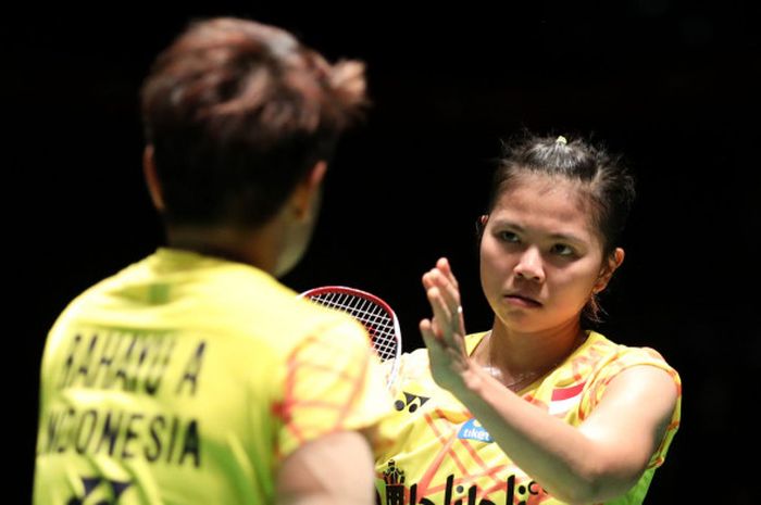 Pasangan ganda putri Apriyani Rahayu/Greysia Polii usai memenangi pertandingan babak kedua Japan Open 2018 di Musashino Forest Sport Plaza, Tokyo, Jepang, Kamis (13/9/2018).