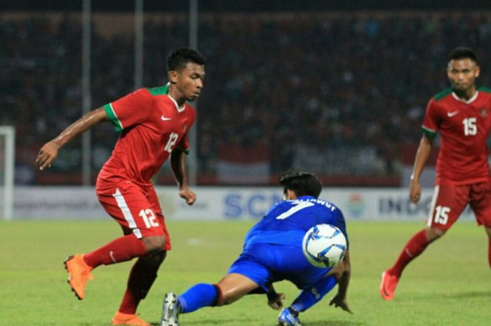    Momen Rifad Marasabessy dalam laga timnas U-19 Indonesia kontra Thailand di Stadion Gelora Delta 