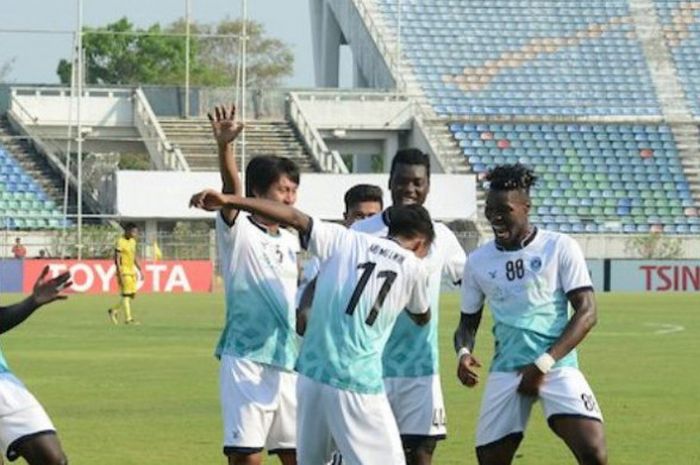 Para pemain Yangon United bersuka cita setelah membobol gawang Global Cebu pada matchday ketiga Grup G PIala AFC 2018 di Stadion Thuwunna, Rabu (7/3/2018). 