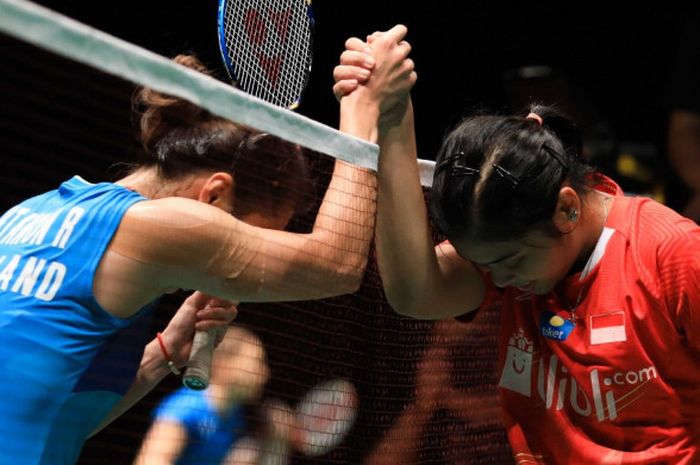 Gregoria Mariska Tunjung harus mengakui keunggulan Ratchanok Intanon dengan skor 15-21, 16-21 di bab