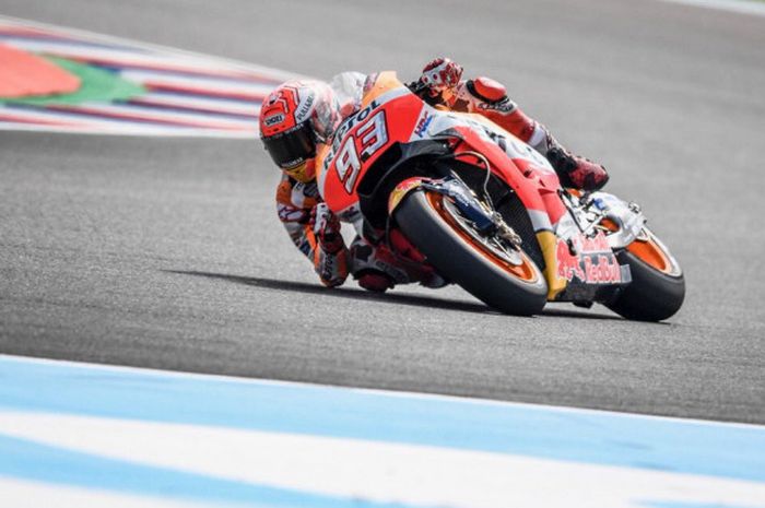 Pebalap Repsol Honda, Marc Marquez, mencetak waktu lap tercepat pada sesi latihan bebas kedua GP Argentina di Autodromo Termas de Rio Hondo, (6/4/2018).