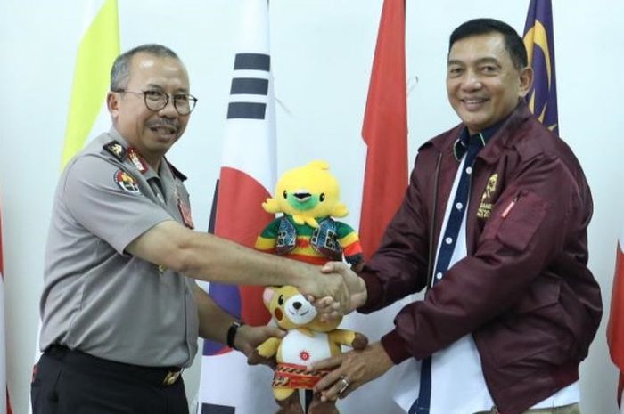 Kunjungan Kadiv Humas Polri (Setyo Wasisto) Ke Inasgoc Headquarter yang diterima oleh Wakil Ketua Pelaksana Asian Games 2018 Sjafrie Sjamsoeddin di kantor Inasgoc, Senayan, Jakarta, Senin (23/4/2018).