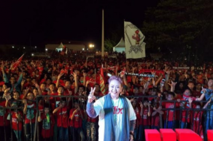 Kepala Dispora Sulawesi Selatan ikut nobar laga PSM Makassar melawan Arema FC, Rabu (30/8/2017).