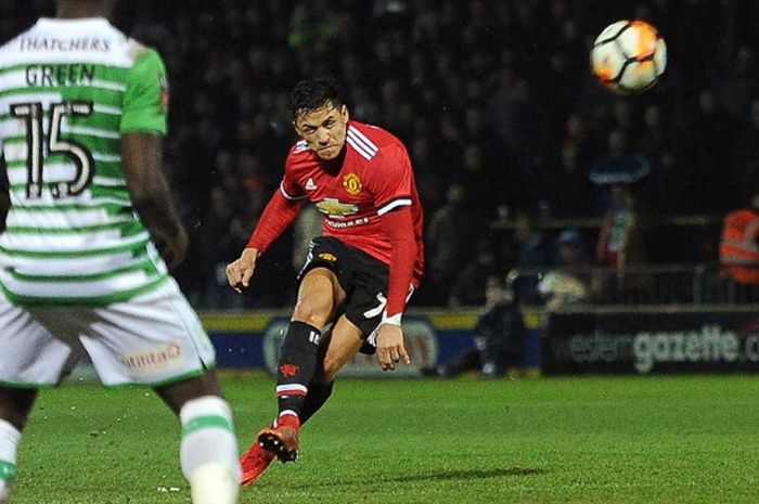 Alexis Sanchez melakoni laga debut bersama Manchester United di pertandingan babak keempat Piala FA di Stadion  Huish Park, Jumat (26/1/2018) waktu setempat.