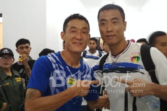 Duo pemain berpaspor Korea Selatan, gelandang Persib, Oh In-kyun dan kiper Mitra Kukar, Yoo Jae-hoon