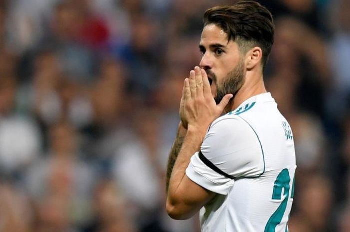 Reaksi gelandang serang Real Madrid, Isco, dalam partai Liga Spanyol lawan Real Betis di Santiago Bernabeu, Madrid, 20 September 2017.