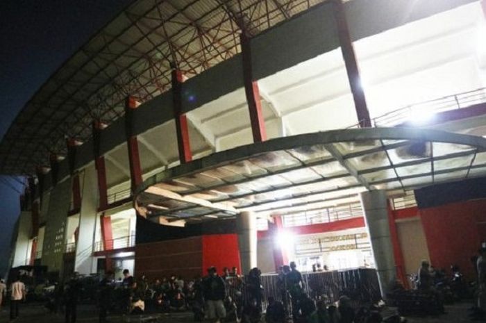 Suasana Terkini Stadion Sultan Agung, Bantul, Senin (4/6/2018) Dini Hari Setelah Beberapa Jam Sebelumnya Terjadi Kericuhan Oknum Suporter