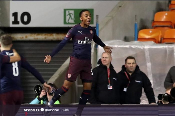 Selebrasi penyerang muda Arsenal, Joe Willock usai mencetak gol ke gawang Blackpool dalam pertandingan babak ketiga Piala FA di Stadion Bloomfield Road, Sabtu (5/1/2019) atau Minggu dini hari WIB.