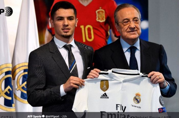 Brahim Diaz (kiri) saat diperkenalkan sebagai pemain baru Real Madrid usai direkrut dari Manchester City