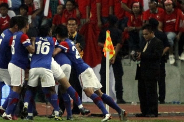  Timnas Malaysia saat berlaga melawan timnas Indonesia di PIala AFF 2010. 