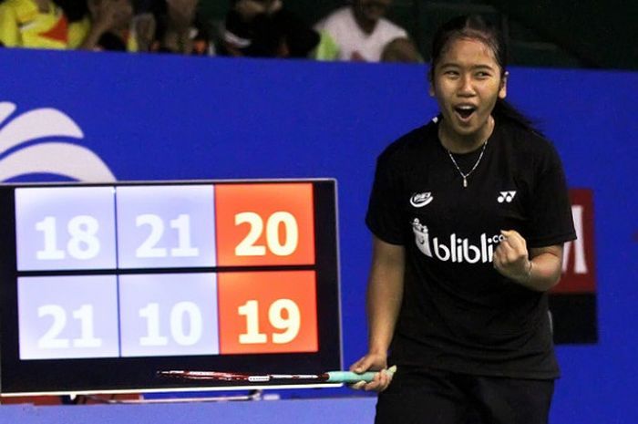 Pebulu tangkis tunggal putri PB Djarum, Aisyah Sativa Fatetani, bereaksi pada babak semifinal melawan Mutiara Cardinal Bandung di GOR Djarum, Magelang, Jumat (8/12/2017).
