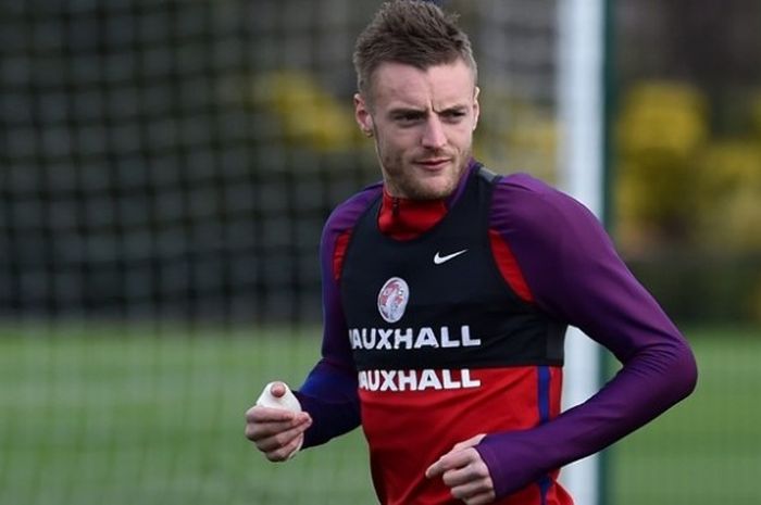 Jamie Vardy berlatih bersama tim nasional Inggris jelang laga persahabatan melawan Belanda di Enfield, London Utara, Inggris, 28 Maret 2016.
