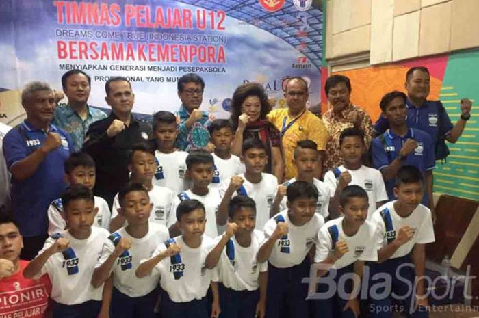 Kementerian Pemuda dan Olahraga Indonesia (Kemenpora) resmi melepas tim Akademi Persib Bandung U-12 yang akan tampil di ajang Dream Come True International Youth Football Tournamen 2018.