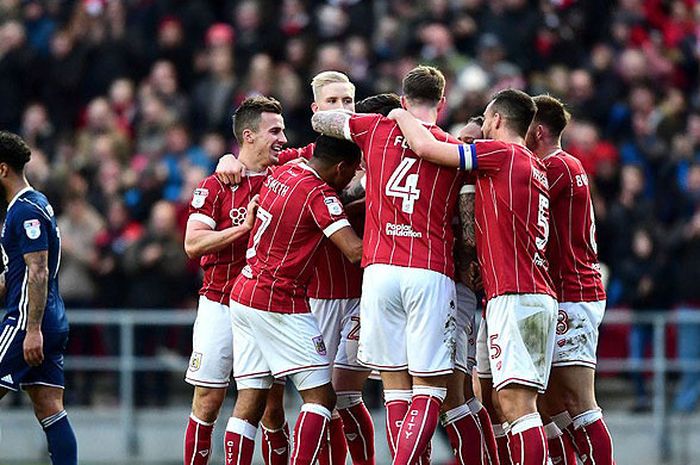 Pemain Bristol City merayakan gol yang dicetak Joe Bryan saat melawan Nottingham Forest dalam laga Divisi Championship Liga Inggris di Stadion Ashton Gate, Bristol, pada 16 Desember 2017.