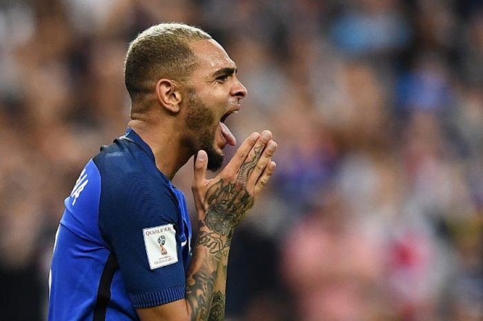 Reaksi bek Prancis, Layvin Kurzawa, dalam laga Kualifikasi Piala Dunia 2018 zona Eropa kontra Belanda di Stade de France, Saint-Denis, Prancis, pada 31 Agustus 2017.