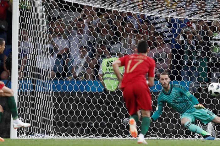 Proses gol yang diciptakan penyerang timnas Portugal, Cristiano Ronaldo, ke gawang Spanyol dalam laga Grup B Piala Dunia 2018, Jumat (15/6/2018) di Stadion Fisht, Sochi.