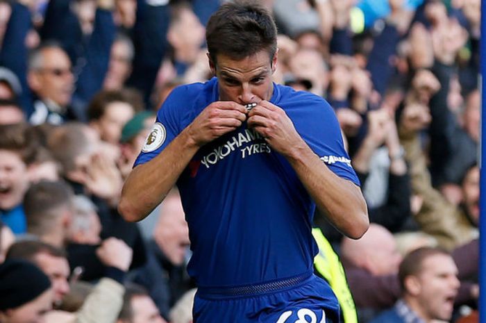  Cesar Azpilicueta merayakan gol Chelsea ke gawang Watford pada pertandingan Premier League di Stamford Bridge, Sabtu (21/10/2012).  