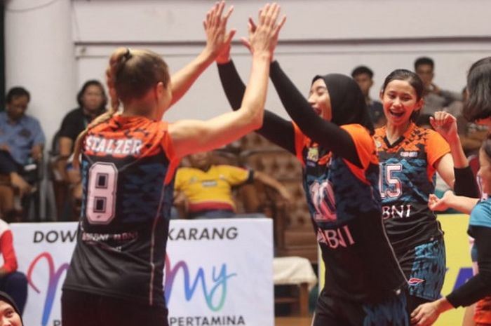 Ekspresi pemain tim putri Jakarta BNI 46 saat berhasil meraih angka dalam pertandingan pekan ke-2 Putaran 1 Proliga 2019 yang digelar di Gresik.