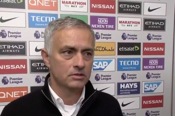  Pelatih Manchester United, Jose Mourinho, berbicara seusai laga Liga Inggris melawan Manchester City di Stadion Etihad, Manchester pada 11 November 2018. 