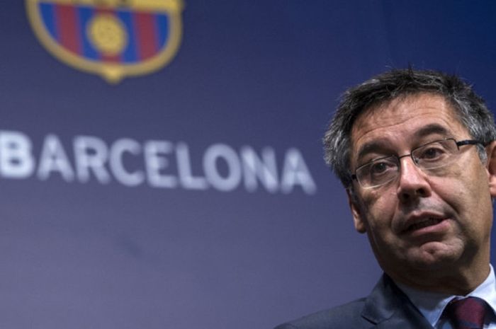 Presiden FC Barcelona, Josep Maria Bartomeu, dalam konferensi pers di Camp Nou, Barcelona, 2 Oktober 2017.