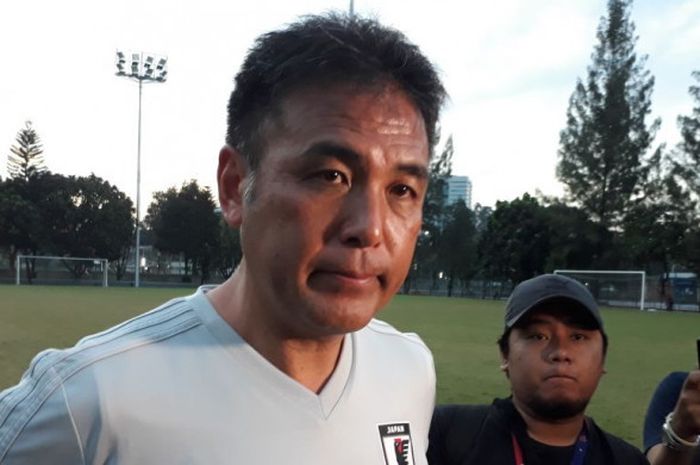 Pemain timnas U-19 Jepang, Mitsuki Saito,  memberikan komentarnya ke awak media usai melawan Cilegon United di Lapangan ABC, Senayan, Jakarta Pusat, Kamis (22/3/2018)